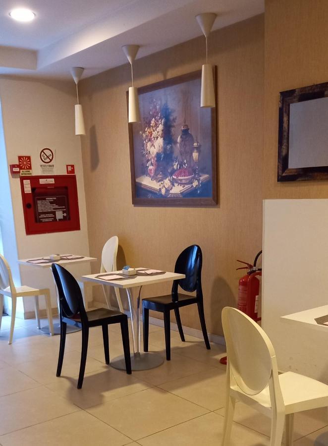 רומא Hotel Aniene מראה חיצוני תמונה